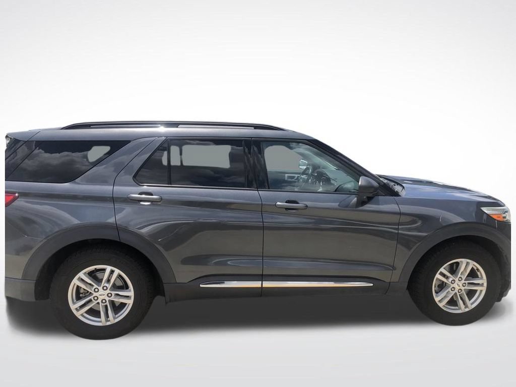 Used 2020 Ford Explorer XLT w/ Equipment Group 202A RWD image 10