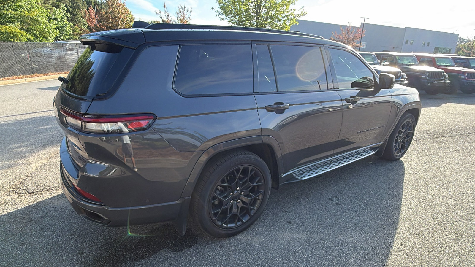 Used 2025 Jeep Grand Cherokee L Summit AWD/4WD image 8