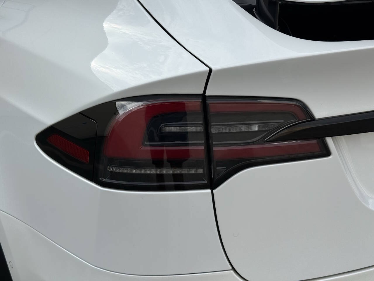 Used 2022 Tesla Model X AWD/4WD image 30
