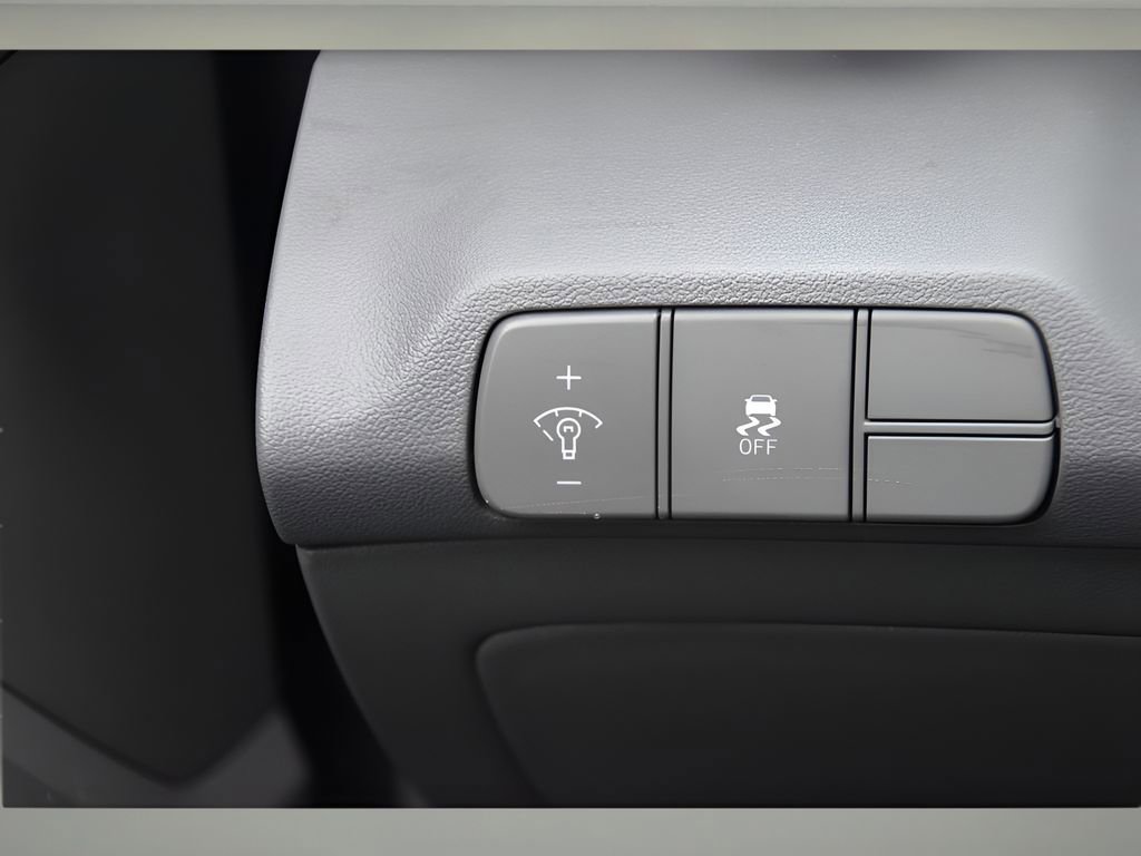 Used 2024 Hyundai Elantra SEL w/ Convenience Package image 29