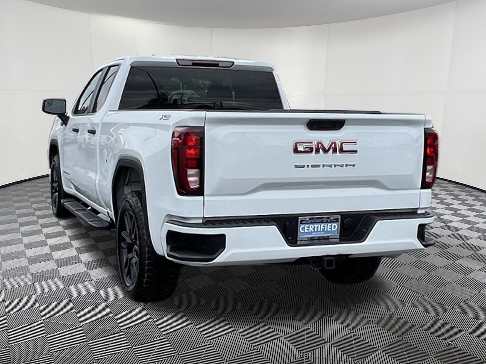 Certified 2025 GMC Sierra 1500 Pro w/ Graphite Edition image 4