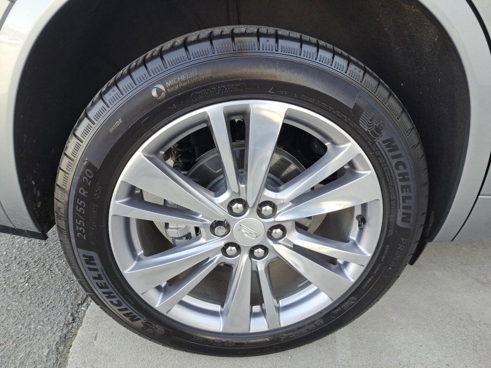 Certified 2024 Cadillac XT6 Premium Luxury w/ Technology Package FWD image 18