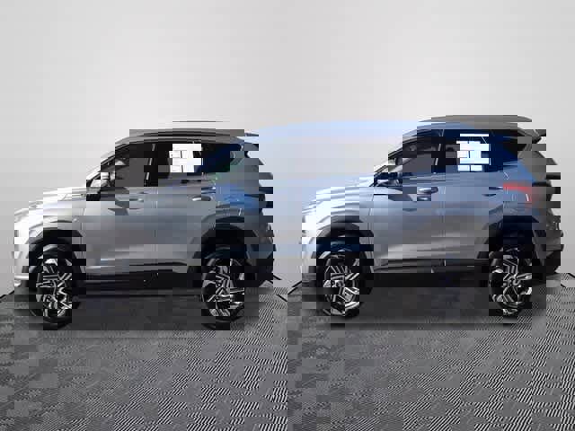 Used 2023 Hyundai Santa Fe SEL image 2