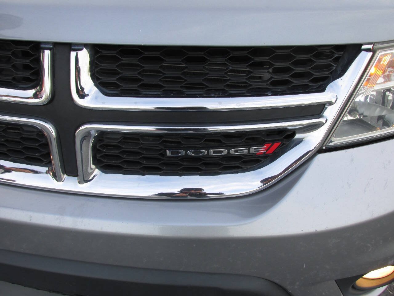 Used 2015 Dodge Journey SXT w/ Flexible Seating Group FWD image 30