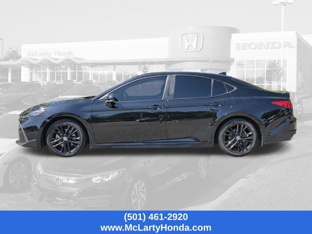 Used 2025 Toyota Camry SE FWD image 2