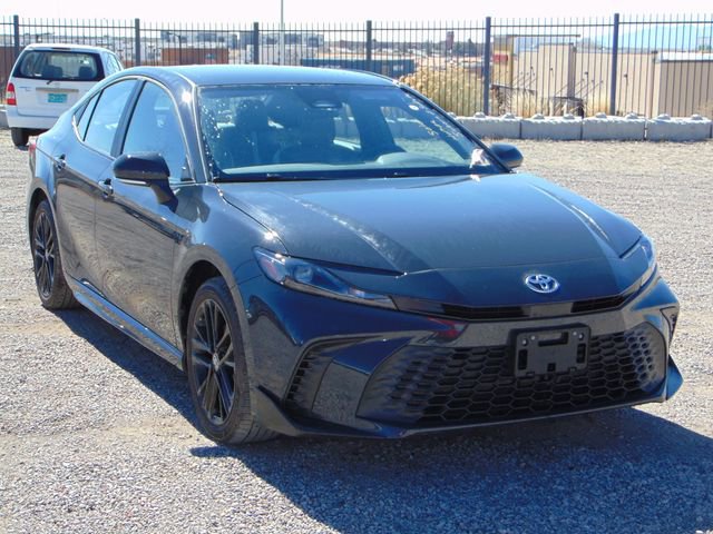 Used 2025 Toyota Camry SE image 9