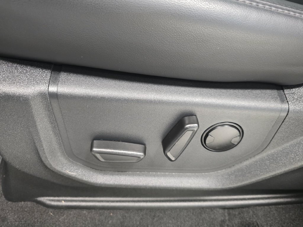 Used 2024 Ford Expedition XLT AWD/4WD image 31