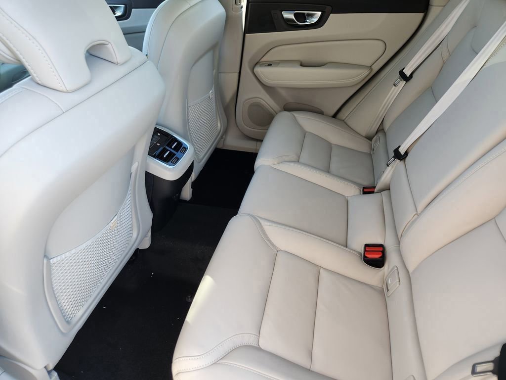 New 2026 Volvo XC60 B5 Ultra w/ Protection Package Premier image 18