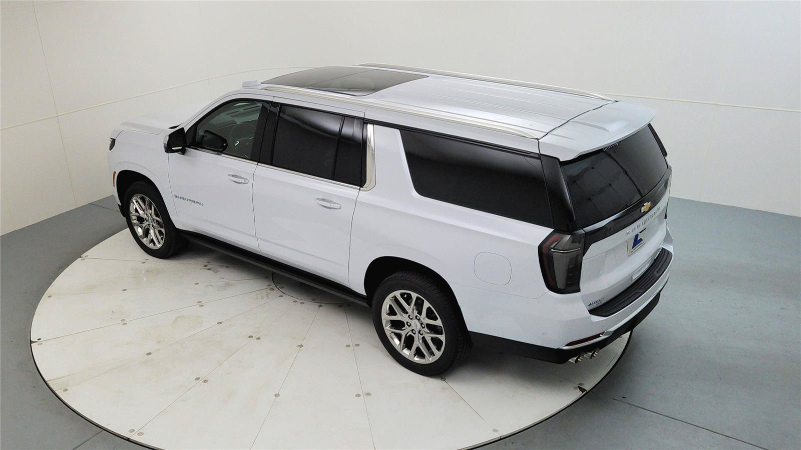 New 2026 Chevrolet Suburban Premier AWD/4WD image 14