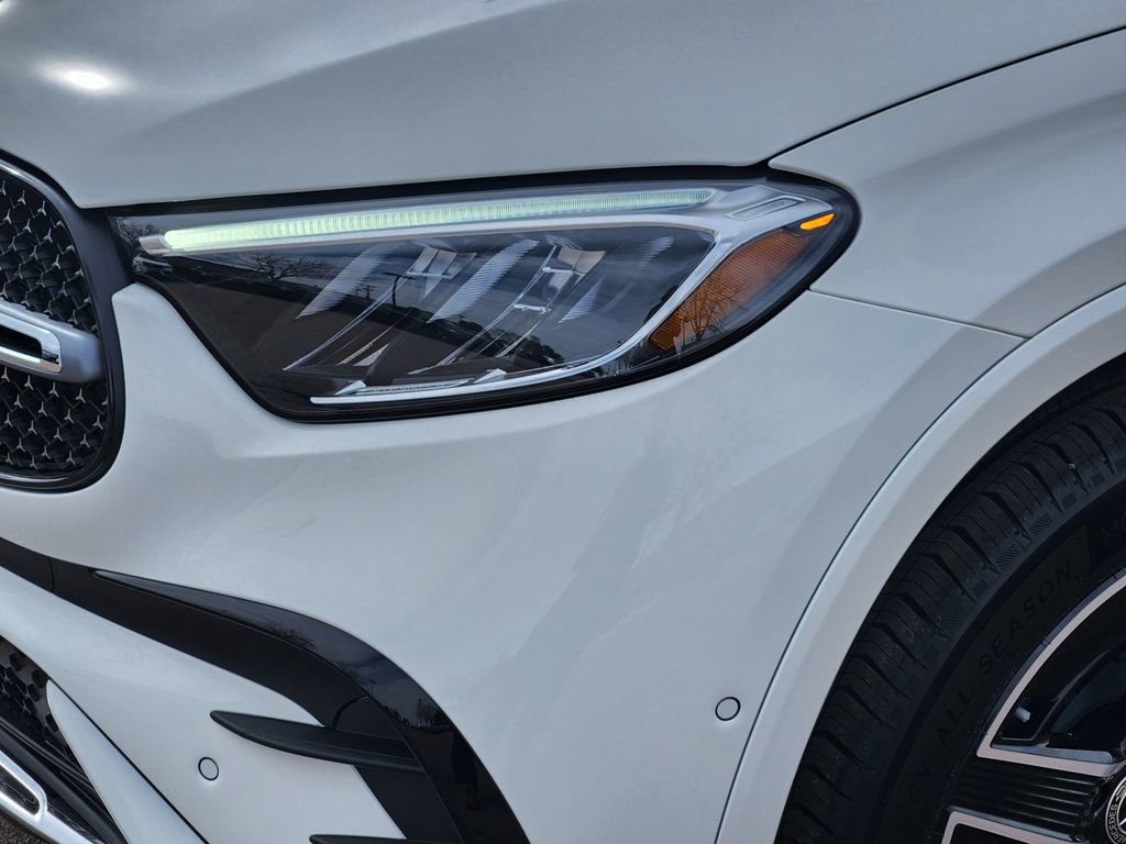 Used 2025 Mercedes-Benz GLC 300 GLC 300 Coupe image 8