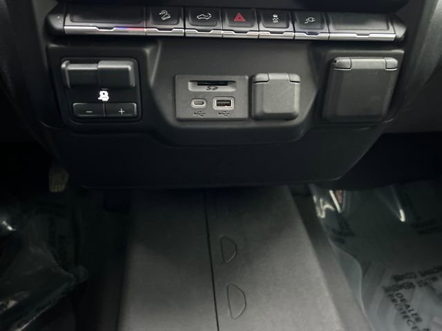 Used 2022 Chevrolet Silverado 2500 LTZ w/ Z71 Off-Road Package image 18