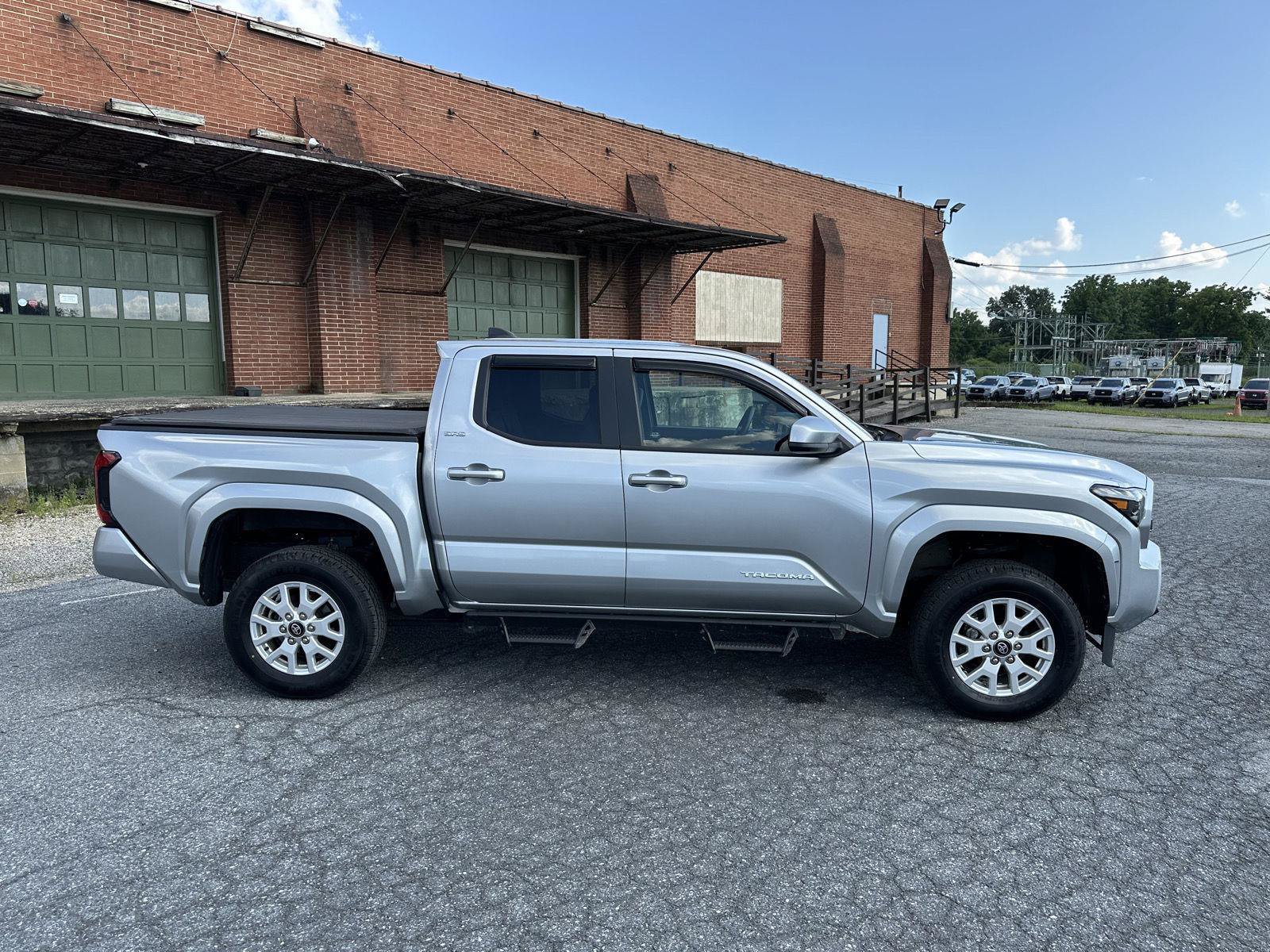 Used 2024 Toyota Tacoma SR5 AWD/4WD image 8
