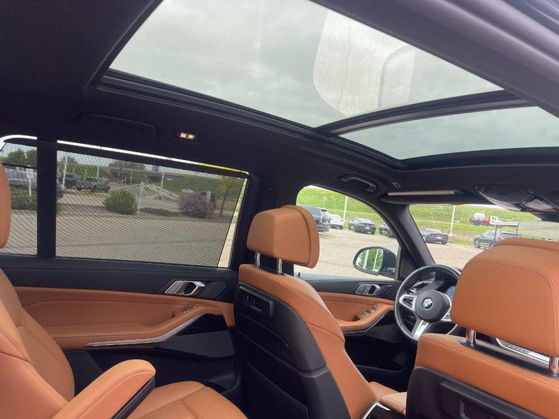 Used 2022 BMW X7 M50i w/ Luxury Seating Package image 17