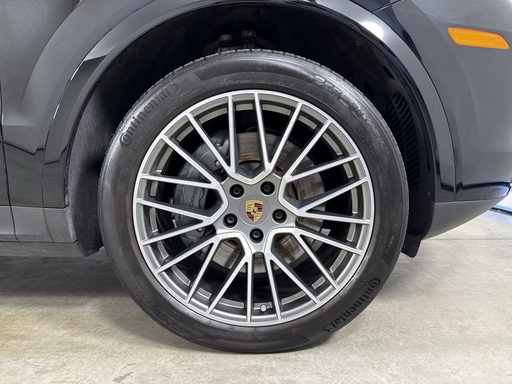 Certified 2023 Porsche Cayenne S Platinum w/ Premium Package Plus AWD/4WD image 15