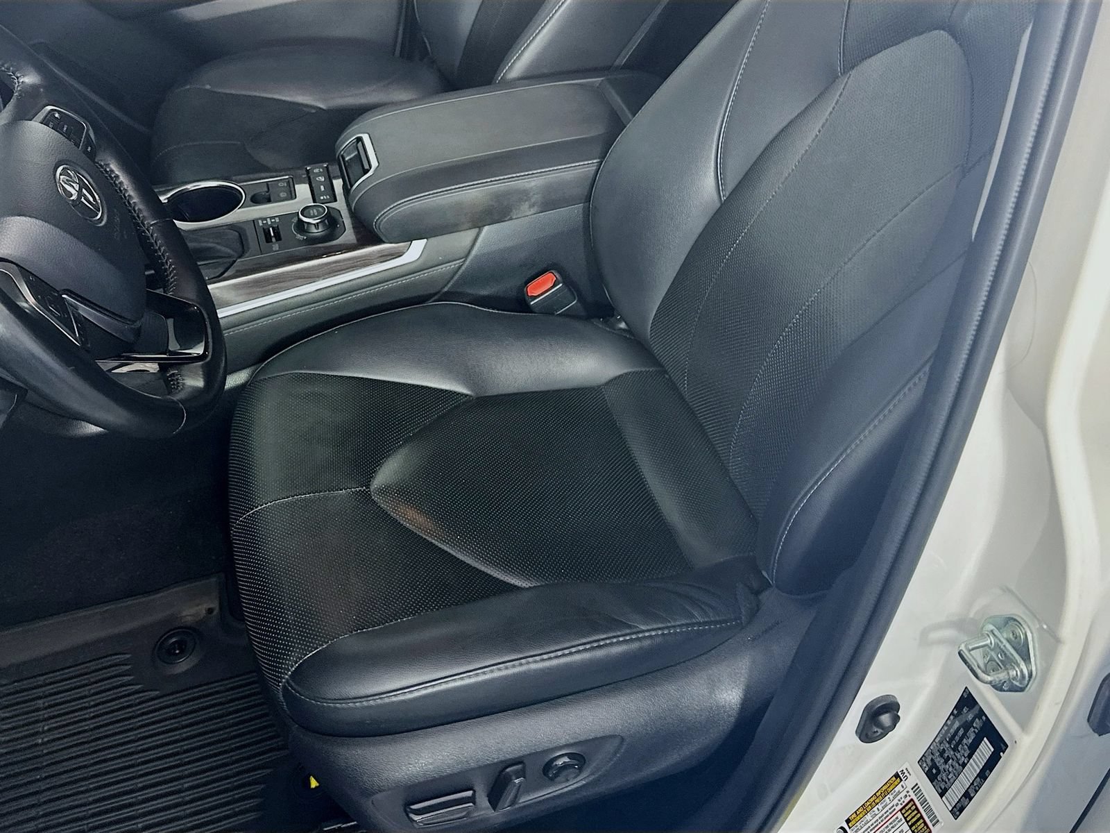 Used 2020 Toyota Highlander Limited AWD/4WD image 19