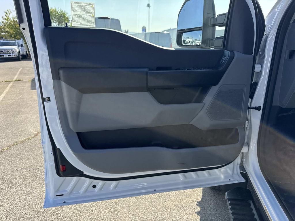 New 2026 Ford F550 2WD SuperCab Super Duty image 11