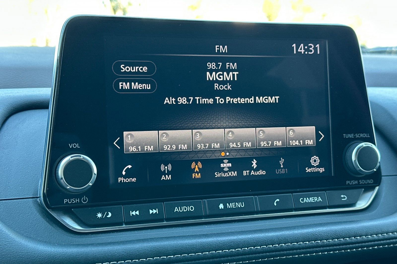 Used 2023 Nissan Rogue SV image 21