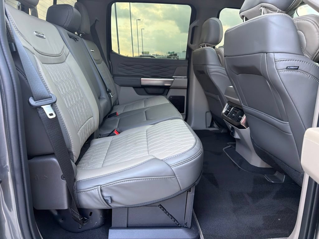 Used 2025 Ford F450 Platinum w/ Platinum Plus Package AWD/4WD image 12