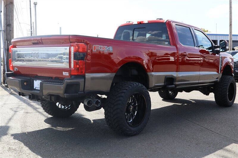 Used 2023 Ford F350 King Ranch w/ FX4 Off-Road Package AWD/4WD image 5