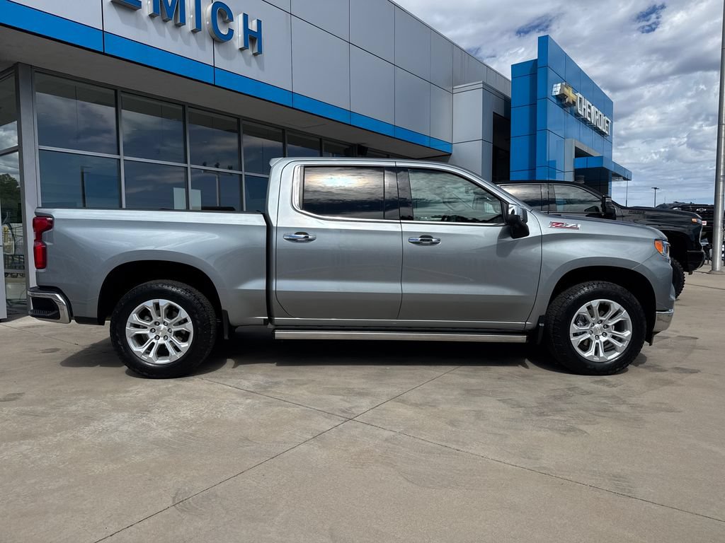 Used 2023 Chevrolet Silverado 1500 LTZ AWD/4WD image 6