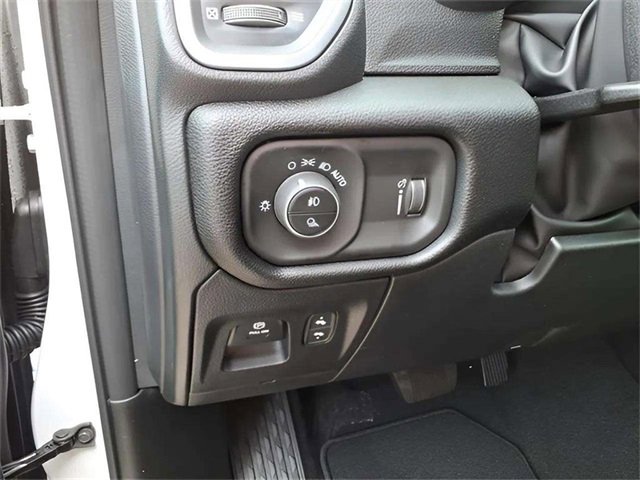 New 2026 RAM 1500 4x4 Crew Cab image 12