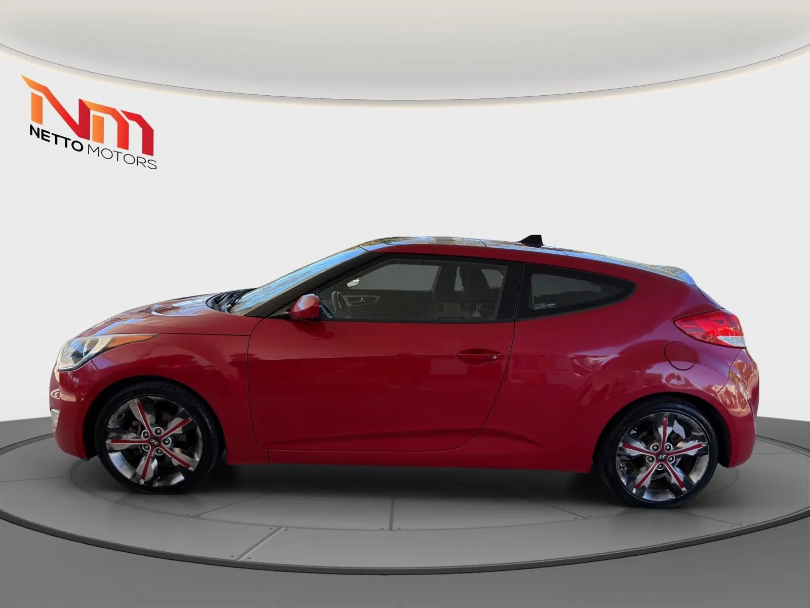 Used 2017 Hyundai Veloster Value Edition image 2