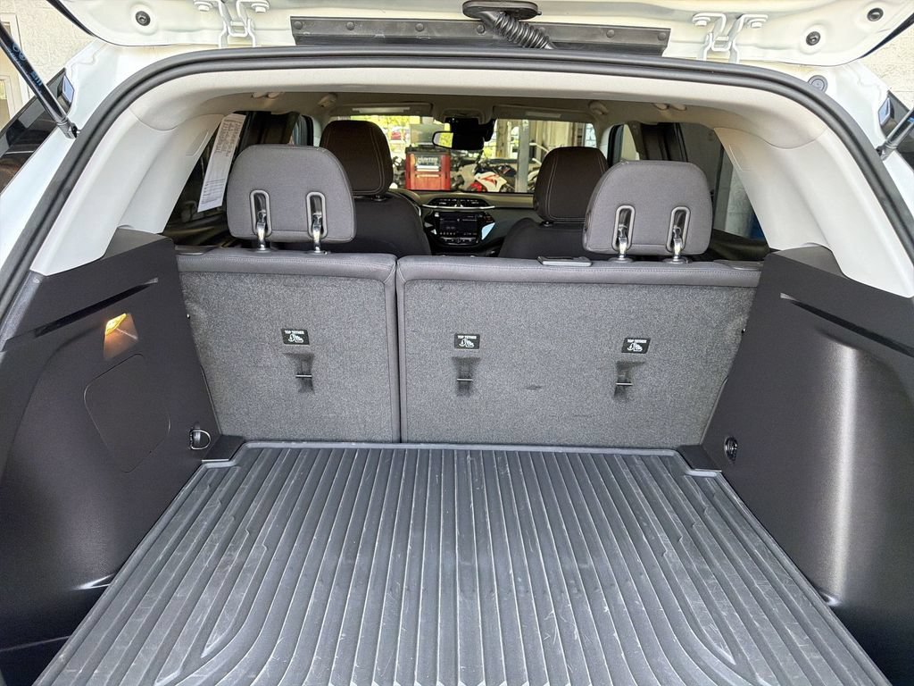 Certified 2023 Chevrolet TrailBlazer LT w/ Convenience Package AWD/4WD image 24
