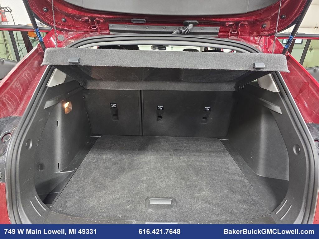 Used 2025 Chevrolet Trax LT w/ LT Convenience Package image 12