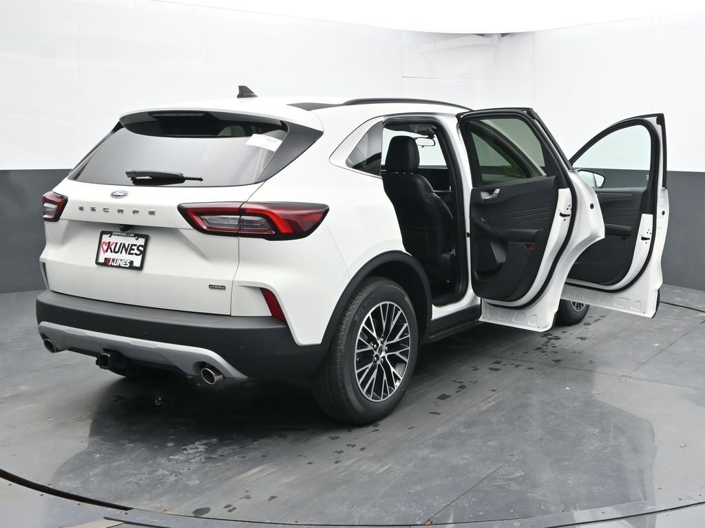 New 2026 Ford Escape SE w/ Class II Trailer Tow Package image 57