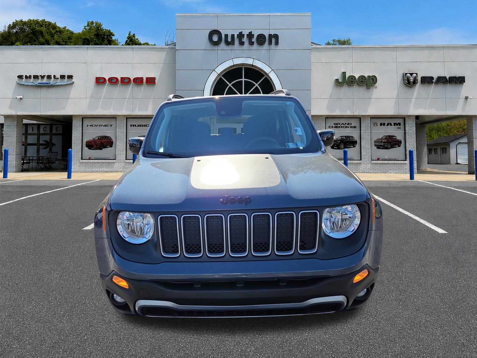 Certified 2023 Jeep Renegade Latitude AWD/4WD image 9