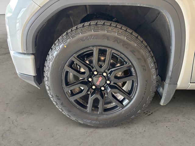 Used 2023 GMC Sierra 1500 Elevation w/ X31 Off-Road Package AWD/4WD image 15
