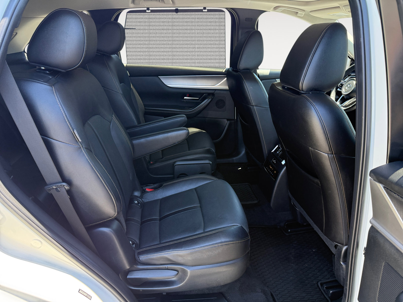 Certified 2024 MAZDA CX-90 Plug-In Hybrid w/ Premium Pkg AWD/4WD image 18