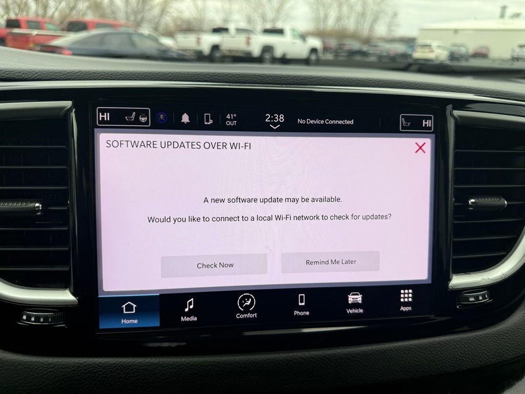 Used 2024 Chrysler Pacifica Touring-L image 23