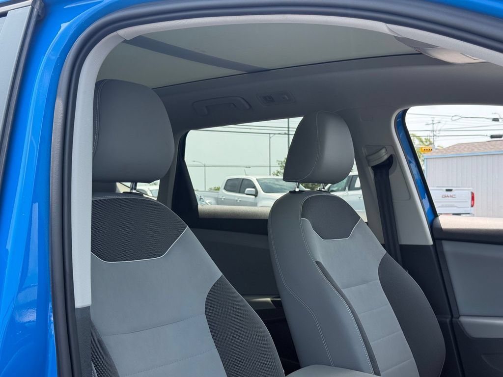 Used 2023 Volkswagen Taos SE FWD image 25