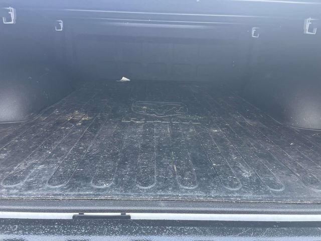 Used 2018 RAM 3500 SLT w/ Luxury Group AWD/4WD image 10