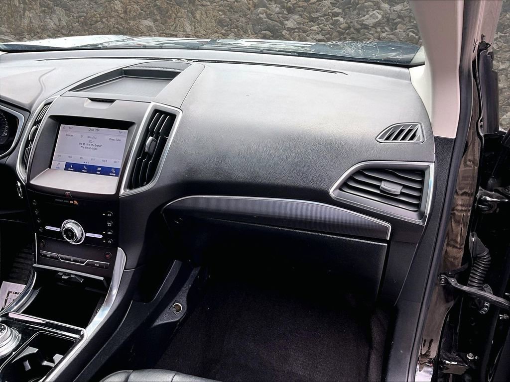Used 2020 Ford Edge Titanium w/ Cargo Accessory Package FWD image 15