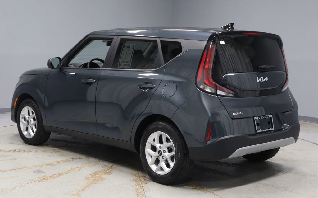 Used 2025 Kia Soul LX w/ LX Technology Package image 8