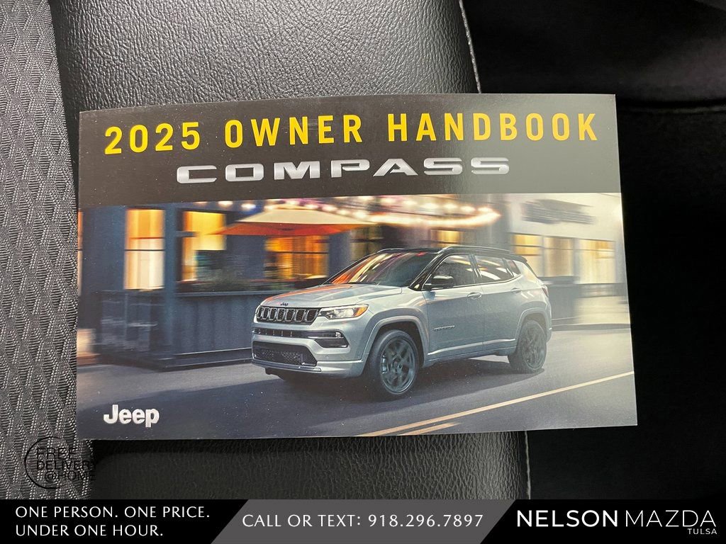Used 2025 Jeep Compass Latitude image 49