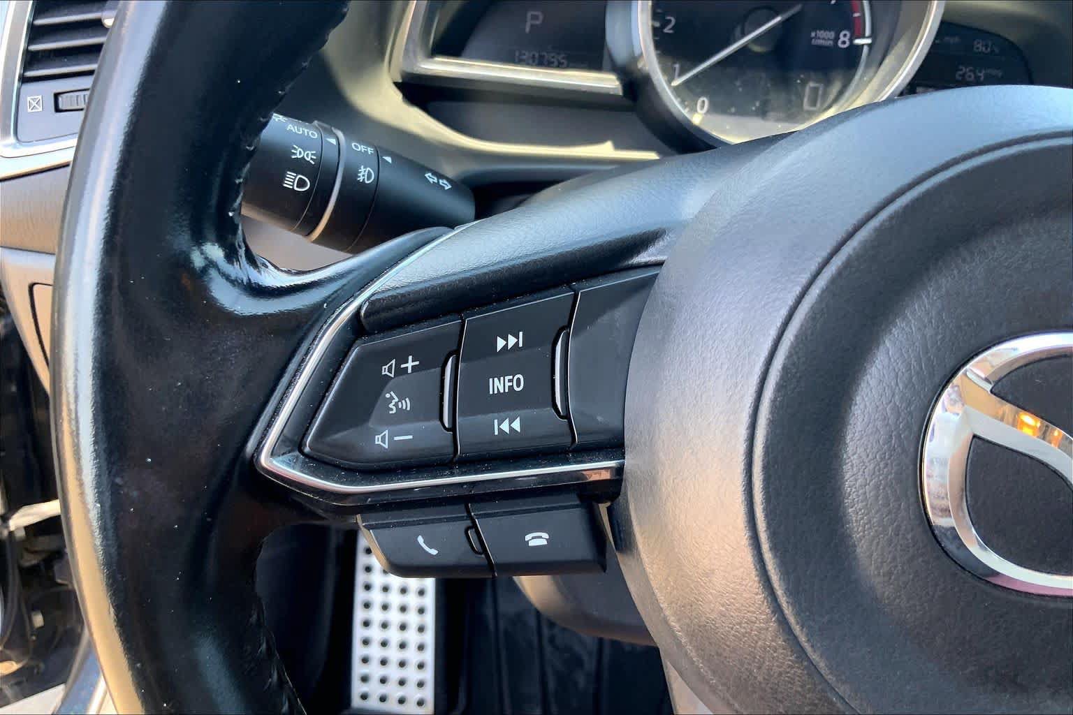 Used 2018 MAZDA MAZDA3 Grand Touring FWD image 23