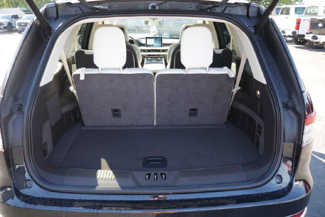 Used 2023 Lincoln Aviator Black Label w/ Dynamic Handling Package AWD/4WD image 11