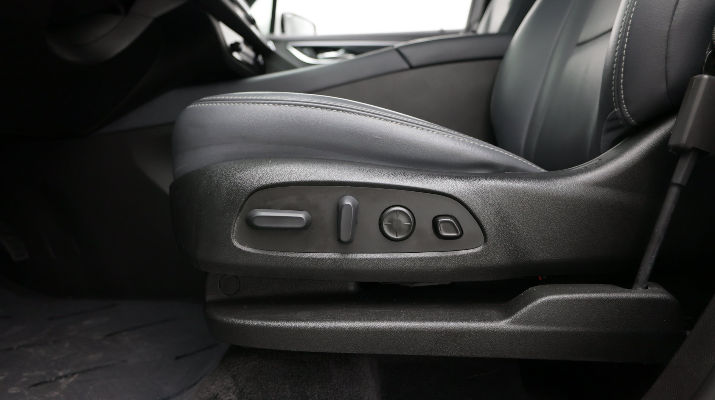 Used 2022 Buick Enclave Premium FWD image 15