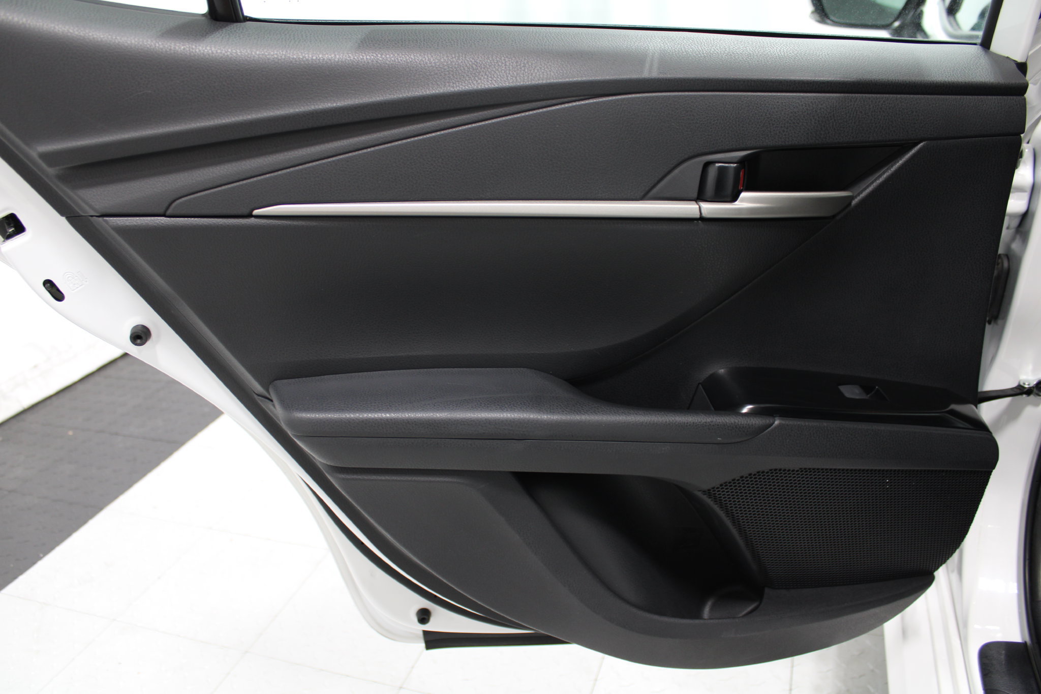 Used 2025 Toyota Camry LE FWD image 15