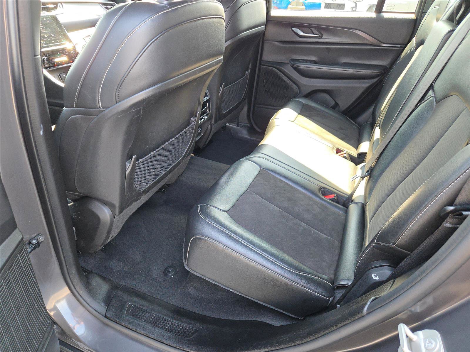 Certified 2024 Jeep Grand Cherokee Altitude image 20