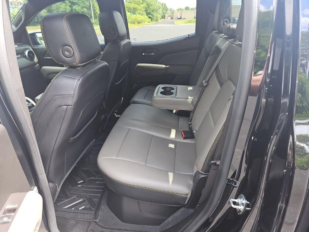 Used 2025 Chevrolet Colorado ZR2 w/ Technology Package AWD/4WD image 26