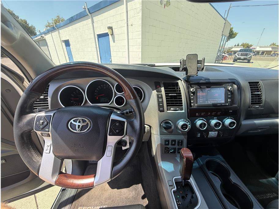 Used 2015 Toyota Sequoia Platinum AWD/4WD image 21