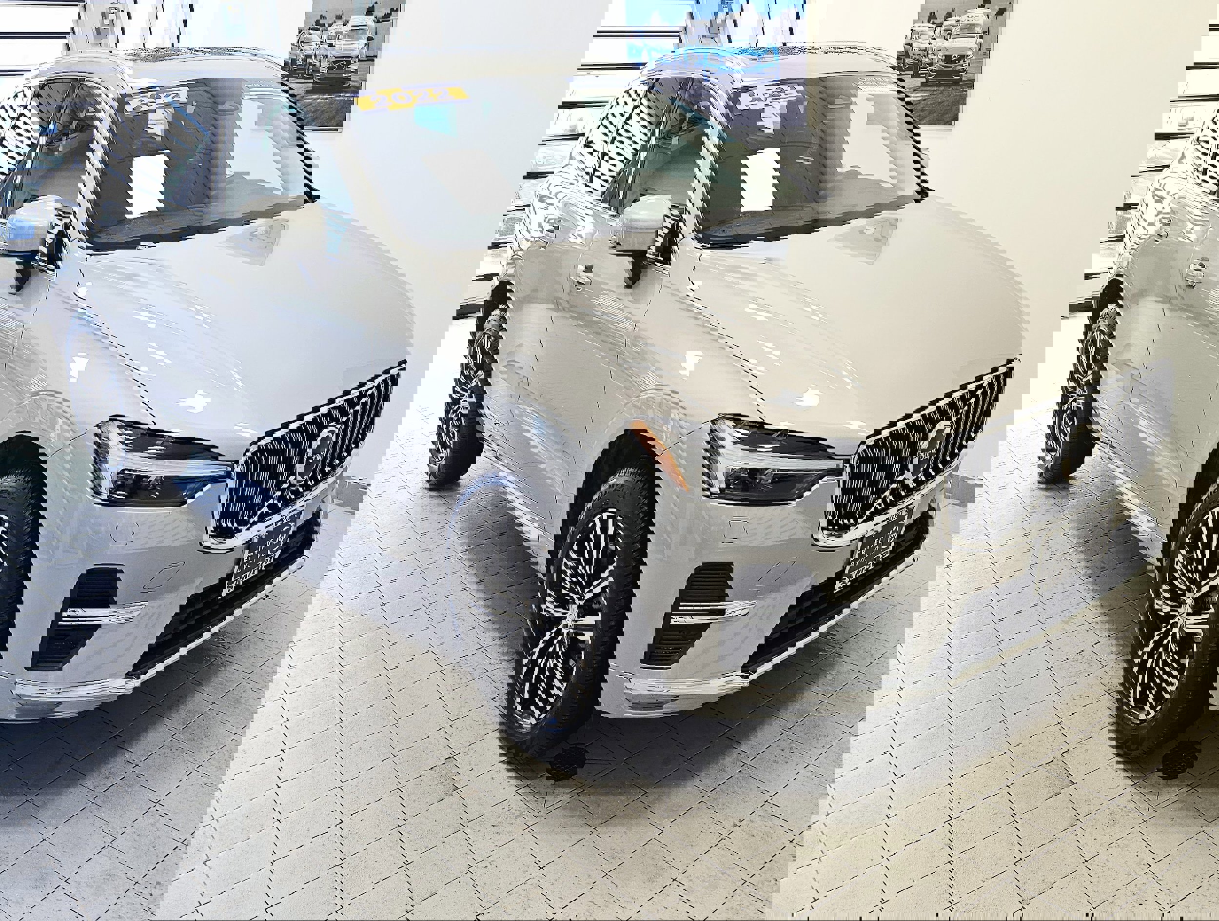 Certified 2022 Volvo XC60 B6 Inscription w/ Climate Package image 1