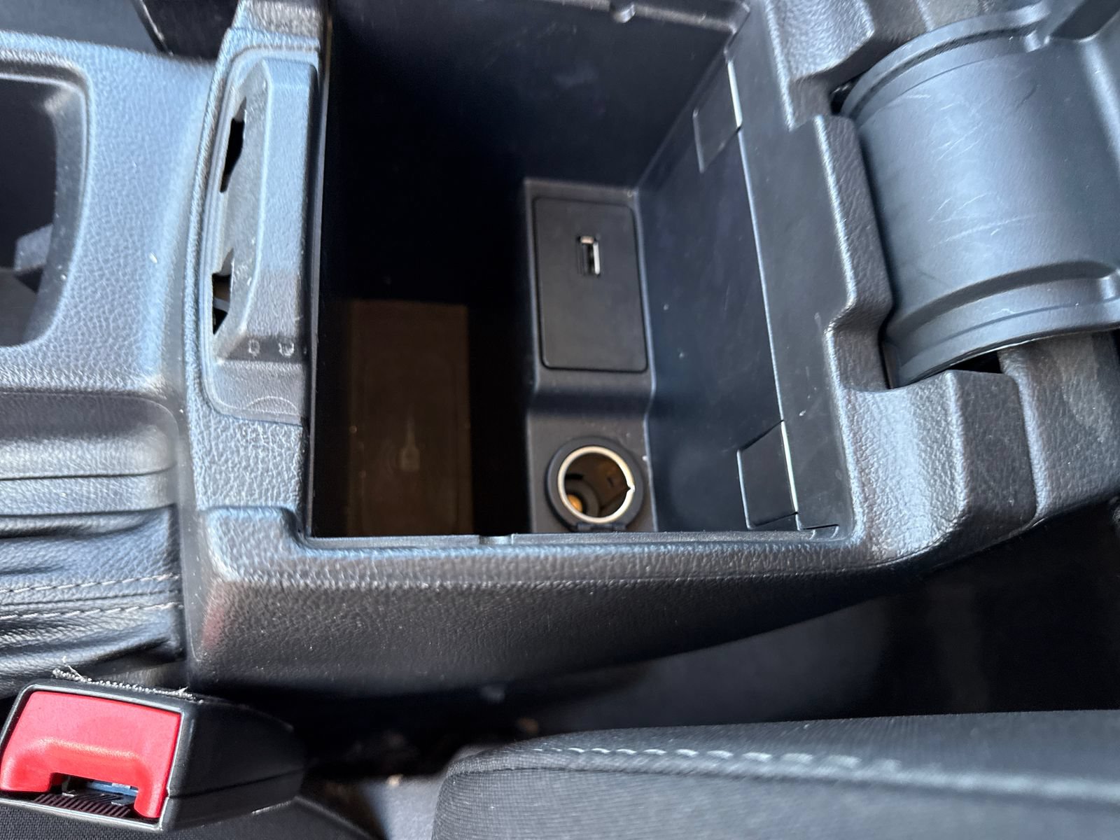 Used 2018 Ford Focus SE FWD image 26