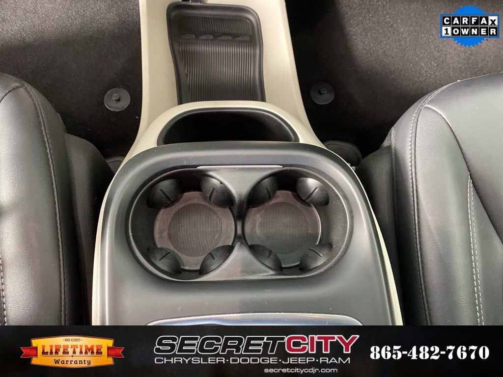 Used 2024 Chrysler Pacifica Touring-L image 24