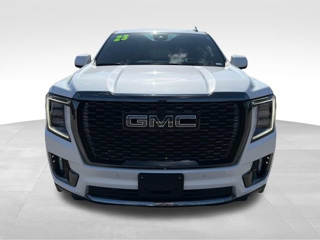 Used 2023 GMC Yukon Denali Ultimate AWD/4WD image 2