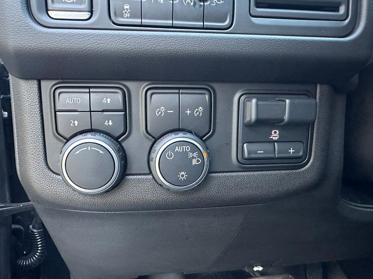 Used 2021 Chevrolet Tahoe LT w/ LT Signature Package image 44